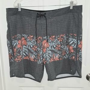 Salty Crew Board Shorts Colorblock Floral Scallop Hem Coconut Blend Men's 40.
